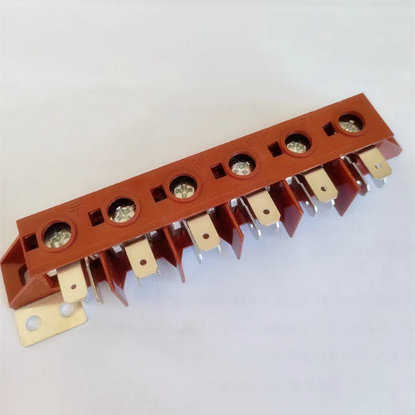 उच्च-घनत्व टर्मिनल बॉक्स स्थान-बाधित स्थापना चुनौतियों का समाधान कैसे करते हैं?